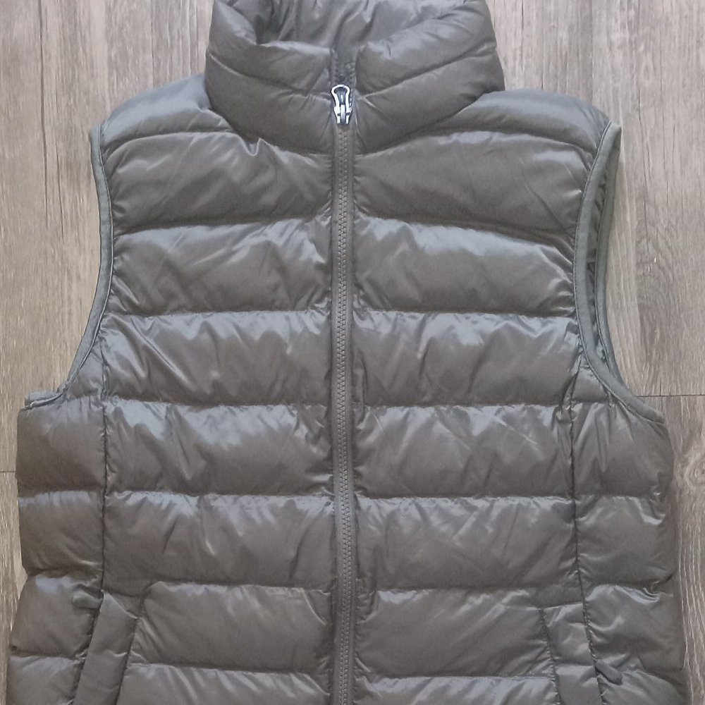 **FINAL SALE** NWT Vest (S)